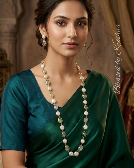 Shyama Sundari – Pearl & Green Stone Necklace