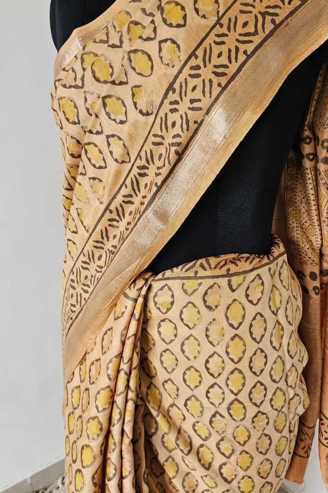 Swarn Mitti Art Crepe Silk Dabbu Print Saree