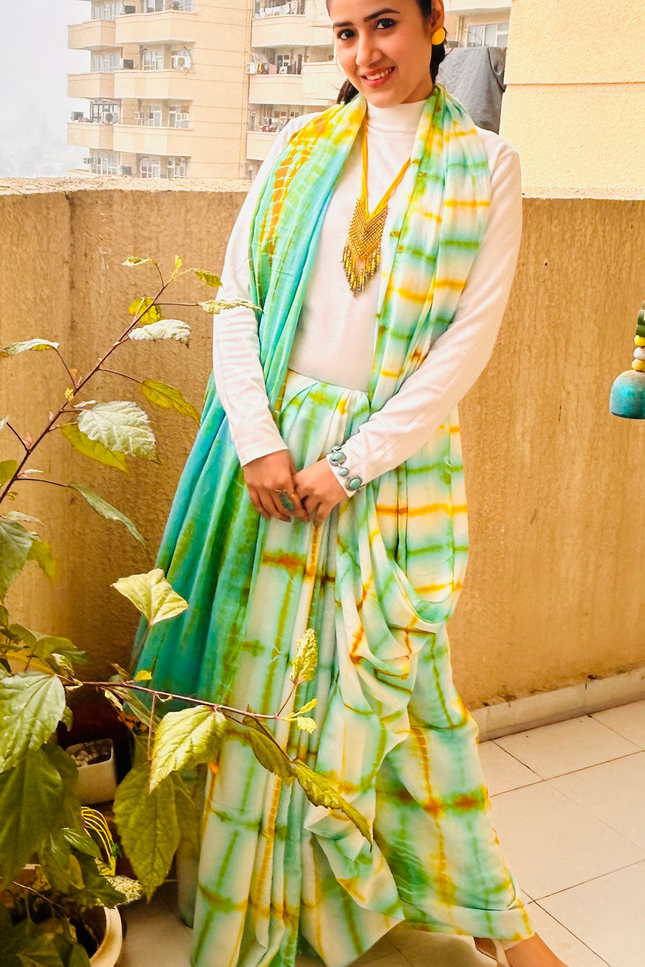 Vrindavan Skies Tie-Dye Mul Cotton Saree